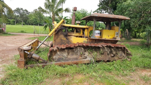 ขายแล้วครับ แพ็คคู่แทรคเตอร์ CAT D5 ตีนเป็ดทั้ง 2 คัน เอกสารใบซื้อขาย เครื่องสตาร์ทติด