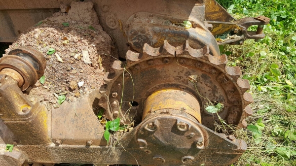 ขายแล้วครับ แพ็คคู่แทรคเตอร์ CAT D5 ตีนเป็ดทั้ง 2 คัน เอกสารใบซื้อขาย เครื่องสตาร์ทติด