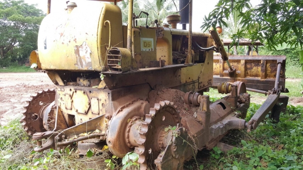 ขายแล้วครับ แพ็คคู่แทรคเตอร์ CAT D5 ตีนเป็ดทั้ง 2 คัน เอกสารใบซื้อขาย เครื่องสตาร์ทติด