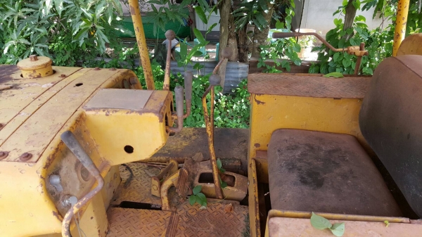 ขายแล้วครับ แพ็คคู่แทรคเตอร์ CAT D5 ตีนเป็ดทั้ง 2 คัน เอกสารใบซื้อขาย เครื่องสตาร์ทติด