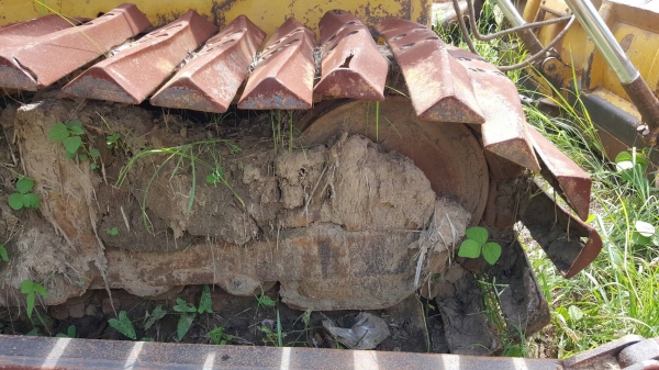 ขายแล้วครับ แพ็คคู่แทรคเตอร์ CAT D5 ตีนเป็ดทั้ง 2 คัน เอกสารใบซื้อขาย เครื่องสตาร์ทติด