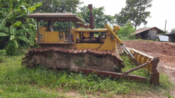 ขายแล้วครับ แพ็คคู่แทรคเตอร์ CAT D5 ตีนเป็ดทั้ง 2 คัน เอกสารใบซื้อขาย เครื่องสตาร์ทติด