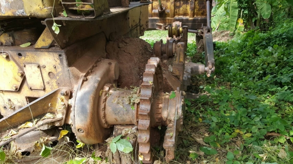 ขายแล้วครับ แพ็คคู่แทรคเตอร์ CAT D5 ตีนเป็ดทั้ง 2 คัน เอกสารใบซื้อขาย เครื่องสตาร์ทติด