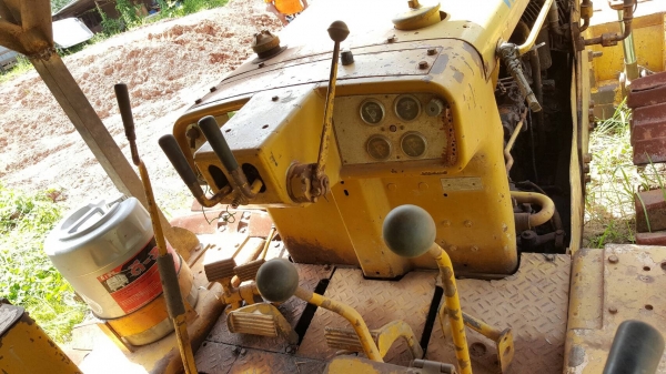 ขายแล้วครับ แพ็คคู่แทรคเตอร์ CAT D5 ตีนเป็ดทั้ง 2 คัน เอกสารใบซื้อขาย เครื่องสตาร์ทติด