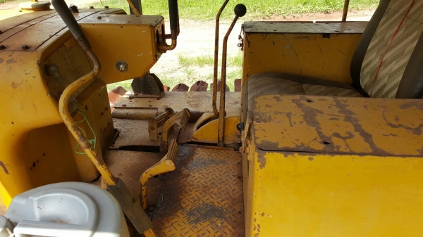 ขายแล้วครับ แพ็คคู่แทรคเตอร์ CAT D5 ตีนเป็ดทั้ง 2 คัน เอกสารใบซื้อขาย เครื่องสตาร์ทติด