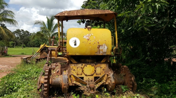 ขายแล้วครับ แพ็คคู่แทรคเตอร์ CAT D5 ตีนเป็ดทั้ง 2 คัน เอกสารใบซื้อขาย เครื่องสตาร์ทติด