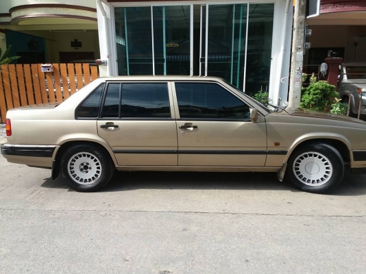 ขาย volvo 940 gl สีทอง วางเครื่อง 2j ธรรมดาไม่โบ ติดแก้ส ลงเล่มแล้ว เกียออโต้ ขับทางไกลสบายๆ เพียง 85,000 บาท