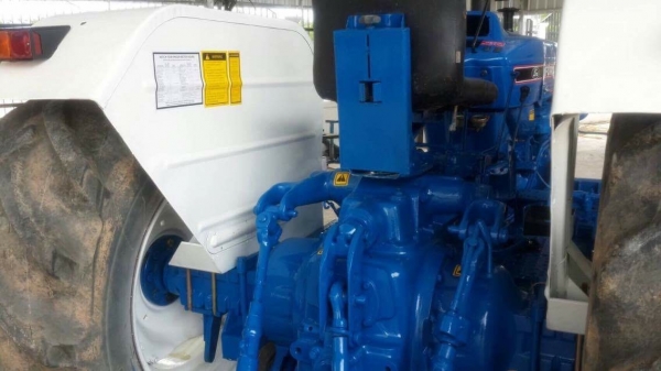 Ford6610 เพลาเดียวพร้อมอุปกรณ์ 2 ชุด