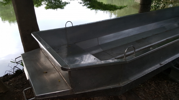 เรือสแตนเลส กว้าง 1.05 ยาว 4.00 เมตร