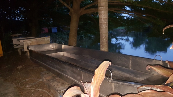 เรือสแตนเลส กว้าง 1.05 ยาว 4.00 เมตร