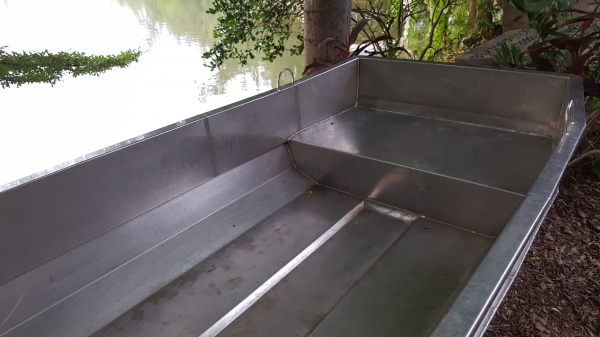 เรือสแตนเลส กว้าง 1.05 ยาว 4.00 เมตร