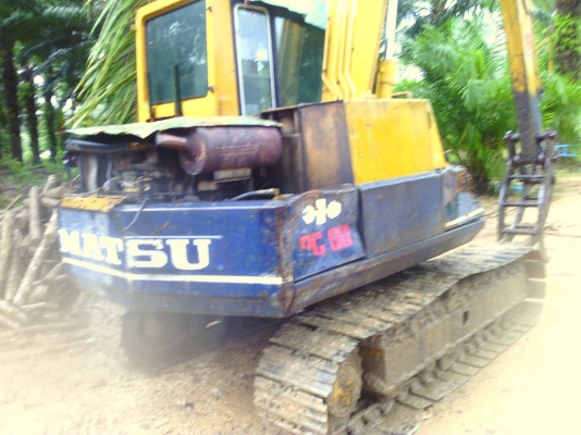 ขายรถแบคโฮ KOMATSU PC60-5 มีที่คีปไม้กับบุ้งกี๋ ราคา 380000