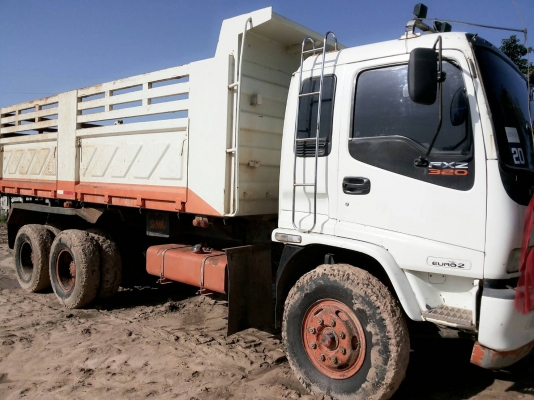 ขายด่วนครับ ISUZU DECA270 ปี46 EURO1 ดั้มสามมิตรลอนเฉียง พร้อมใช้งาน ครับ