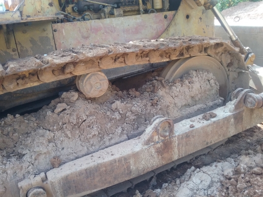 ขาย 395,000 แทรคเตอร์ CAT  D 5 B เอกสารเล่มทะเบียน เกียร์ตัด  เครื่องดี เกียร์แรง ช่วงล่างสวย รถสวยพร้อมใช้เอกสารพร้อมโอน 090-772-3710 090-772-3708