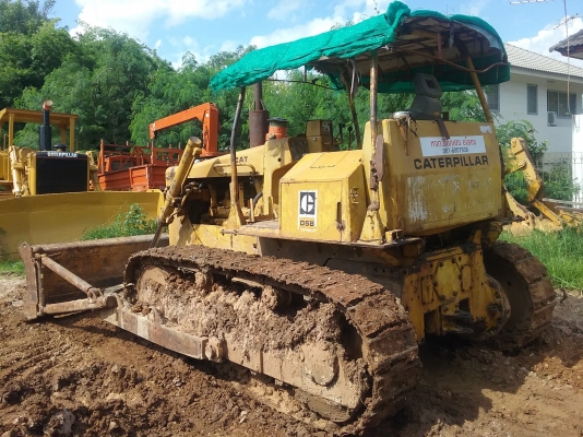 ขาย 395,000 แทรคเตอร์ CAT  D 5 B เอกสารเล่มทะเบียน เกียร์ตัด  เครื่องดี เกียร์แรง ช่วงล่างสวย รถสวยพร้อมใช้เอกสารพร้อมโอน 090-772-3710 090-772-3708