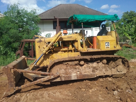 ขาย 395,000 แทรคเตอร์ CAT  D 5 B เอกสารเล่มทะเบียน เกียร์ตัด  เครื่องดี เกียร์แรง ช่วงล่างสวย รถสวยพร้อมใช้เอกสารพร้อมโอน 090-772-3710 090-772-3708