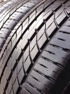 ยาง TOYO 235-50-18 made in japan ปี 14 ครบชุด 4 เส้น 5000  สภาพสวยๆไม่มีปะไม่บวมไม่กินข้างดอกยางเหลือเยอะเอาไปวิ่งกันใด้อีกยาวค่ะ