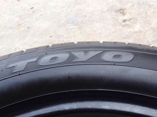 ยาง TOYO 235-50-18 made in japan ปี 14 ครบชุด 4 เส้น 5000  สภาพสวยๆไม่มีปะไม่บวมไม่กินข้างดอกยางเหลือเยอะเอาไปวิ่งกันใด้อีกยาวค่ะ