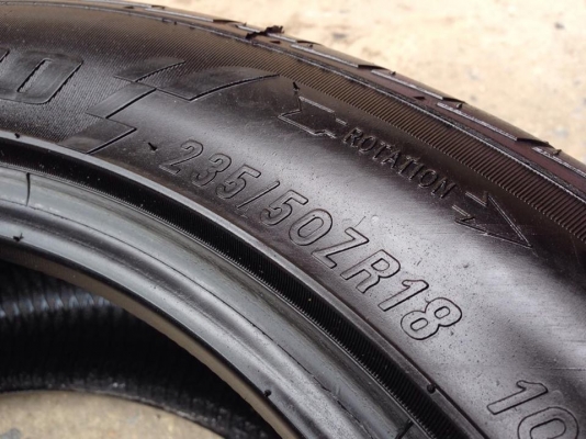 ยาง MAXXIS 235-50-18 ปี 16 ครบชุด 4 เส้น 8000  สภาพสวยๆตุ่มหน้ายางยังอยู่ไม่มีปะไม่บวมไม่กินข้าง ดอกยางเหลือเยอะเอาไปวิ่งกันใด้อีกยาวค่ะ