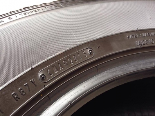 ยาง DUNLOP 265-65-17 ปี 15 ครบชุด 4 เส้น 6500  สภาพสวยๆดอกยางนิ่มๆไม่บวมเอาไปวิ่งกันยาวๆราคาเบาๆค่ะ