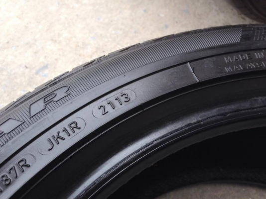ยาง GOOD YEAR 225-45-17 ปี 13 ครบชุด 4 เส้น 3500  สภาพสวยๆไม่บวมไม่กินข้างดอกยางเหลือเยอะเอาไปวิ่งกันใด้อีกยาวค่ะ