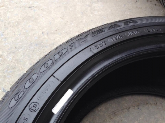 ยาง GOOD YEAR 225-45-17 ปี 13 ครบชุด 4 เส้น 3500  สภาพสวยๆไม่บวมไม่กินข้างดอกยางเหลือเยอะเอาไปวิ่งกันใด้อีกยาวค่ะ