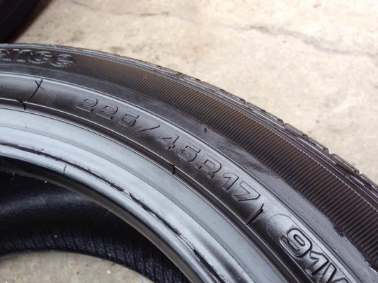 ยาง GOOD YEAR 225-45-17 ปี 13 ครบชุด 4 เส้น 3500  สภาพสวยๆไม่บวมไม่กินข้างดอกยางเหลือเยอะเอาไปวิ่งกันใด้อีกยาวค่ะ