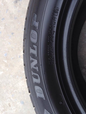 ยาง DUNLOP 215-55-17 ปี 15 ครบชุด 4 เส้น 4500  สภาพสวยๆไม่มีปะไม่บวมไม่กินข้างดอกยางเหลือเยอะเอาไปวิ่งกันใด้อีกยาวค่ะ