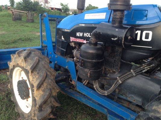 ขายรถไถ 2 เพลา Ford new holland 6610 มีภาพวีดีโอ สภาพสวยพร้อมใช้ ผานดันหน้า และผาน 7  ราคา685,000 บาท  โทร 081-9972972 089-8451778