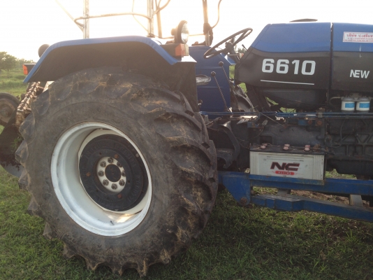 ขายรถไถ 2 เพลา Ford new holland 6610 มีภาพวีดีโอ สภาพสวยพร้อมใช้ ผานดันหน้า และผาน 7  ราคา685,000 บาท  โทร 081-9972972 089-8451778