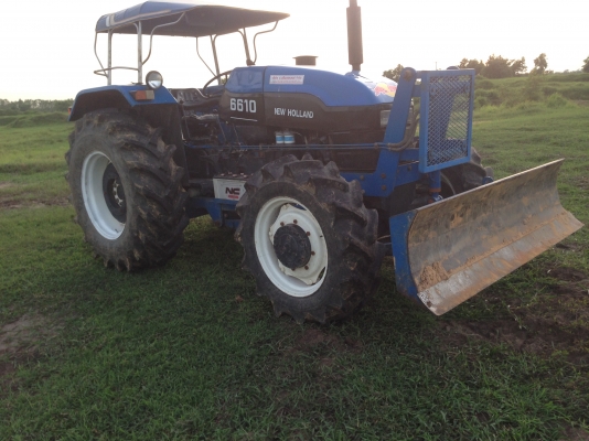 ขายรถไถ 2 เพลา Ford new holland 6610 มีภาพวีดีโอ สภาพสวยพร้อมใช้ ผานดันหน้า และผาน 7  ราคา685,000 บาท  โทร 081-9972972 089-8451778