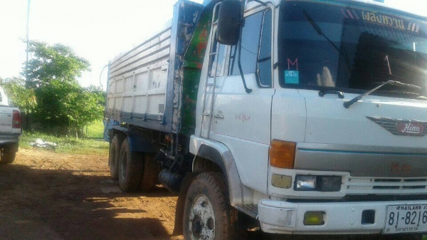 ขายดั้ม2เพลา HINO เครื่อง185แรง สโลอินเตอร์ พาวเวอร์ จิฟฟี่ ช่วงล่างใหญ่ เอกสารถูกต้อง เล่มทะเบียนพร้อมโอน ราคา630,000 สนใจโทร 090-8588220คุณนะ 093-3258446คุณบิว หรือเข้าดูสินค้าอื่นๆได้ที่ www.narong2truck.com หรือ www.truck.in.th/498 หรือเพจFacebook ณรง