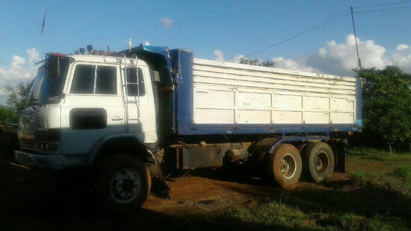 ขายดั้ม2เพลา HINO เครื่อง185แรง สโลอินเตอร์ พาวเวอร์ จิฟฟี่ ช่วงล่างใหญ่ เอกสารถูกต้อง เล่มทะเบียนพร้อมโอน ราคา630,000 สนใจโทร 090-8588220คุณนะ 093-3258446คุณบิว หรือเข้าดูสินค้าอื่นๆได้ที่ www.narong2truck.com หรือ www.truck.in.th/498 หรือเพจFacebook ณรง