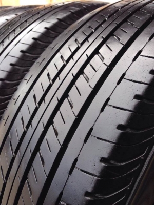 ยาง Bridgstone 215-70-15 ปี 15 ครบชุด 4 เส้น 6000  สภาพสวยๆไม่มีปะไม่บวมไม่กินข้างดอกยางเหลือเยอะเอาไปวิ่งกันใด้อีกยาวค่ะ