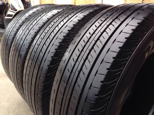 ยาง Bridgstone 215-70-15 ปี 15 ครบชุด 4 เส้น 6000  สภาพสวยๆไม่มีปะไม่บวมไม่กินข้างดอกยางเหลือเยอะเอาไปวิ่งกันใด้อีกยาวค่ะ