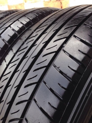 ยาง MICHELIN 205-70-15 ปี 15 ครบชุด 4 เส้น 5000  สภาพสวยๆไม่มีปะไม่บวมไม่กินข้าง ดอกยางเหลือเยอะเอาไปวิ่งกันใด้อีกยาว