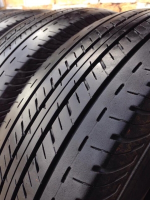 ยาง Bridgstone 205-70-15 ปี 15 ครบชุด 4 เส้น 5000  สภาพสวยๆไม่มีปะไม่บวมไม่กินข้างดอกยางเหลือเยอะเอาไปวิ่งกันใด้อีกยาวค่ะ