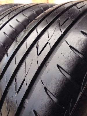 ยาง Bridgstone 195-65-15 ปี 14 ครบชุด 4 เส้น 3200  สภาพสวยๆไม่มีปะไม่บวมไม่กินข้างดอกยางเหลือเยอะเอาไปวิ่งกันใด้อีกยาวค่ะ