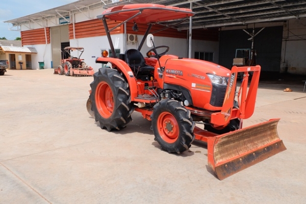 ขายรถไถรุ่น L3608 ดาวน์10,000 บาท พร้อมใบมีด ผานพรวน มีเอกสารพร้อมโอน รถสวยพร้อมใช้งาน