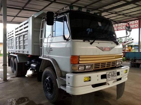ขายรถดั้ม2เพลา HINO เครื่อง195แรง สโลกลาง เครื่องดี แคชซีสวย ยางดี ภายในสวย สภาพพร้อมใช้งาน เอกสารถูกต้อง เล่มทะเบียนพร้อมโอน ราคา595,000 สนใจโทร 090-8588220คุณนะ 093-3258446คุณบิว หรือเข้าดูสินค้าอื่นๆได้ที่ www.narong2truck.com หรือ www.truck.in.th/498
