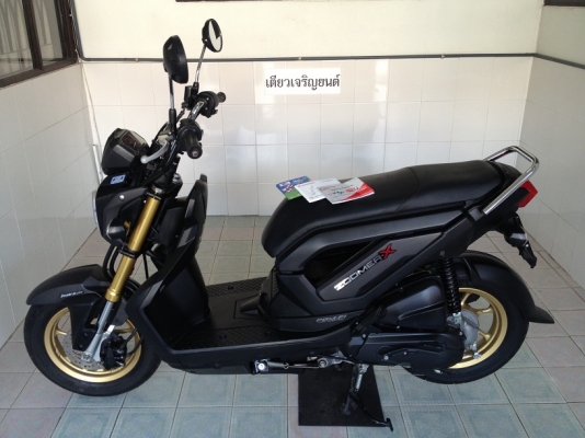 Zoomer-x ตัวTOP โฉมใหม่ สีดำด้าน วิ่ง6000 ปลายปี57 (ของแถม 4 รายการ) Zoomer-x ตัวTOP โฉมใหม่ สีดำด้าน วิ่ง6000 ปลายปี57 (ของแถม 4 รายการ)