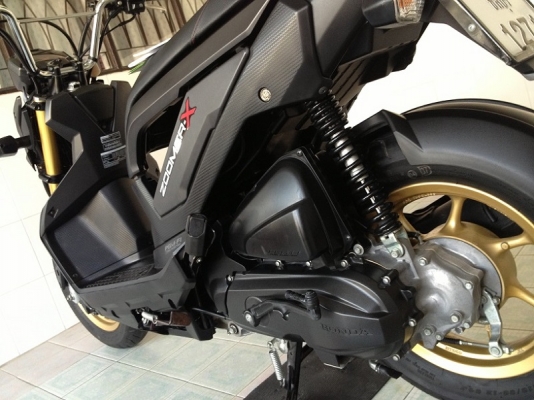 Zoomer-x ตัวTOP โฉมใหม่ สีดำด้าน วิ่ง6000 ปลายปี57 (ของแถม 4 รายการ) Zoomer-x ตัวTOP โฉมใหม่ สีดำด้าน วิ่ง6000 ปลายปี57 (ของแถม 4 รายการ)