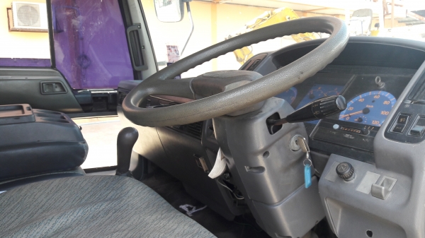 Hino Fc4J ตู้ เครื่อง 175 แรง เครื่องดี คัสซีสวย ช่วงล่างใหญ่ สภาพพร้อมใช้ ทะเบียนเต็ม Hino Fc4J ตู้ เครื่อง 175 แรง เครื่องดี คัสซีสวย ช่วงล่างใหญ่ สภาพพร้อมใช้ ทะเบียนเต็ม