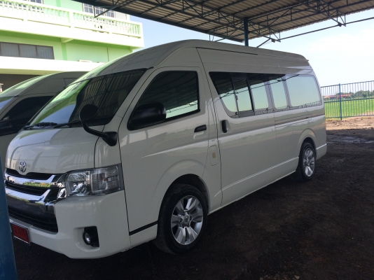 TOYOTA COMMUTER ปี2010 เกียร์ออโต้ ยางใหม่+แม๊กซ์ขอบ17 สภาพสวยพร้อมใช้งาน