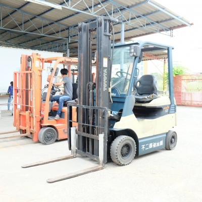 รถยกไฟฟ้าแบบนั่งขับ Toyota 7FBH15  ขนาด 1.5 ตัน เสาสูง 6 เมตร Fullfree มือสองนำเข้าจากประเทศญี่ปุ่น สภาพสวย