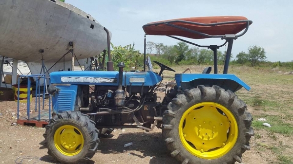 ขายรถไถแชมป์ 38 แรง 2 เพลา ไม่มีอุปกรณ์เสริม รถใช้งานได้ปกติ