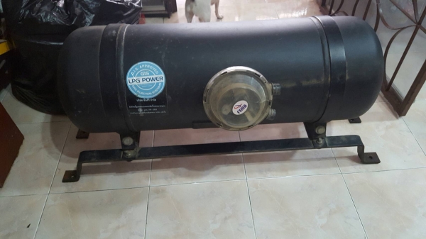 ขายชุดแเก๊สหัวฉีด พร้อมถังแคปซูลและอุปกรณ์ 2,500 บาท0804707359