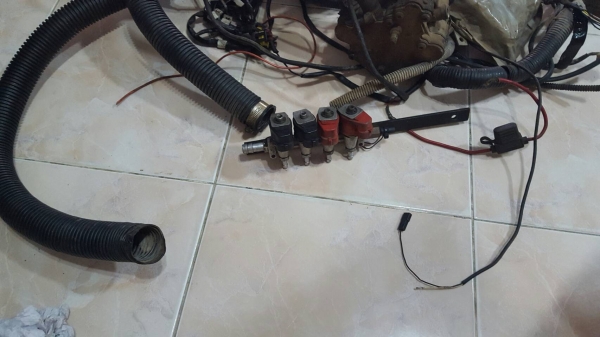 ขายชุดแเก๊สหัวฉีด พร้อมถังแคปซูลและอุปกรณ์ 2,500 บาท0804707359