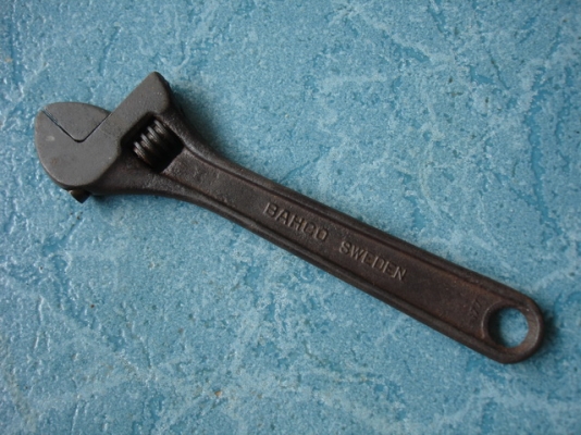 ประแจเลื่อน 6 นิ้ว BAHCO v - steel  made in Sweden มือสอง