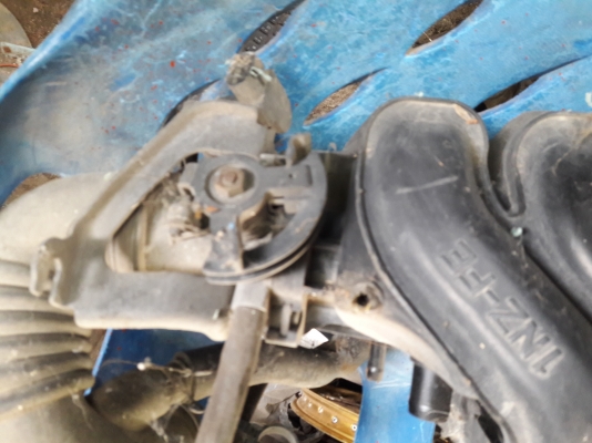 ท่อไอดี พร้อมลิ้นคันเร่ง  วีออส VIOS 1NZ  ตัวแรก